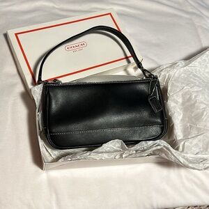 VTG COACH Hampton Leather Mini Demi Baguette Handbag
Purse Vintage Black 7785